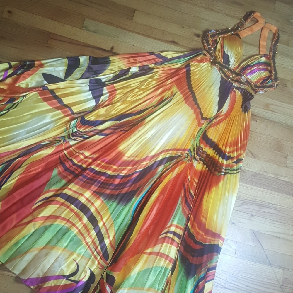 PARTYTIME BACKLESS DRESS - Picture 6 of 7